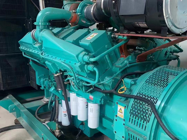 开江更换100kW柴油发电机组机油时，需要注意哪些事项？