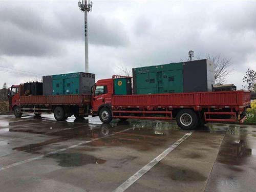 开江涂抹密封胶后，需要等待多长时间才能安装水冷式机油散热器密封件？